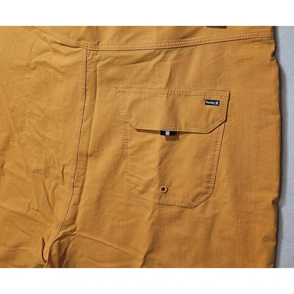 Hurley Phantom Naturals 18